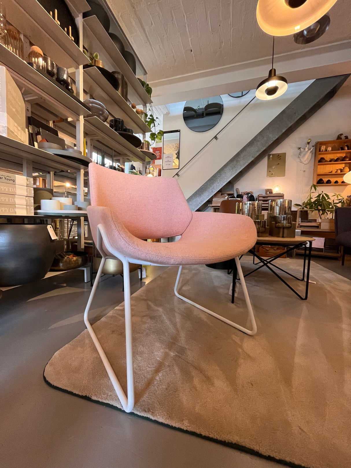 SHOWROOMMODEL MONK LOUNGE - PROSTORIA