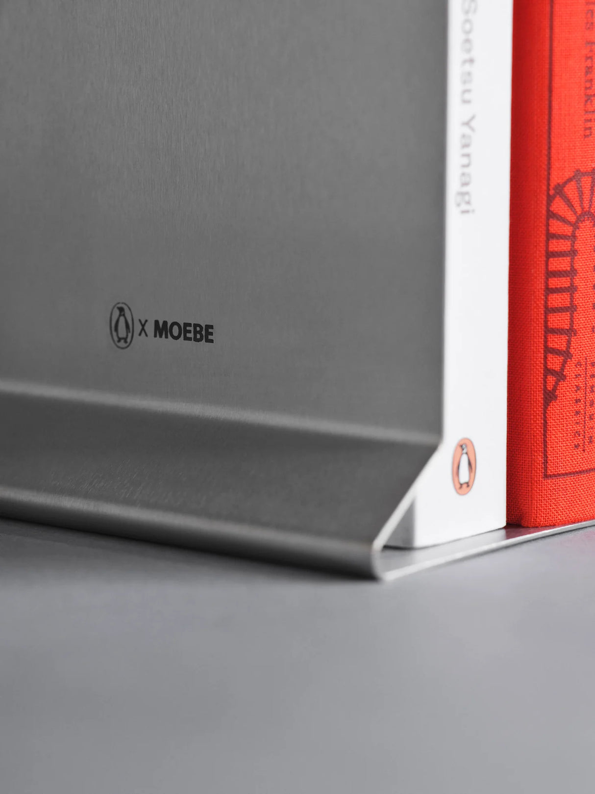 MOEBE BOOK STAND - CHROME