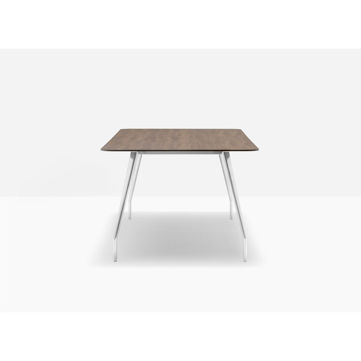 RIZZ TAFEL MET WALNOOT BLAD