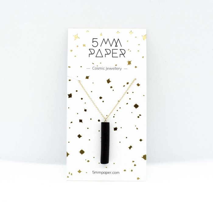 GOUDEN KETTING - ZWARTE STAAF HANGER