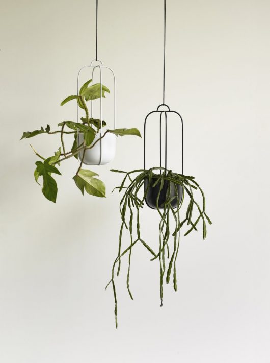 HANG BLOEMPOT - ZWART
