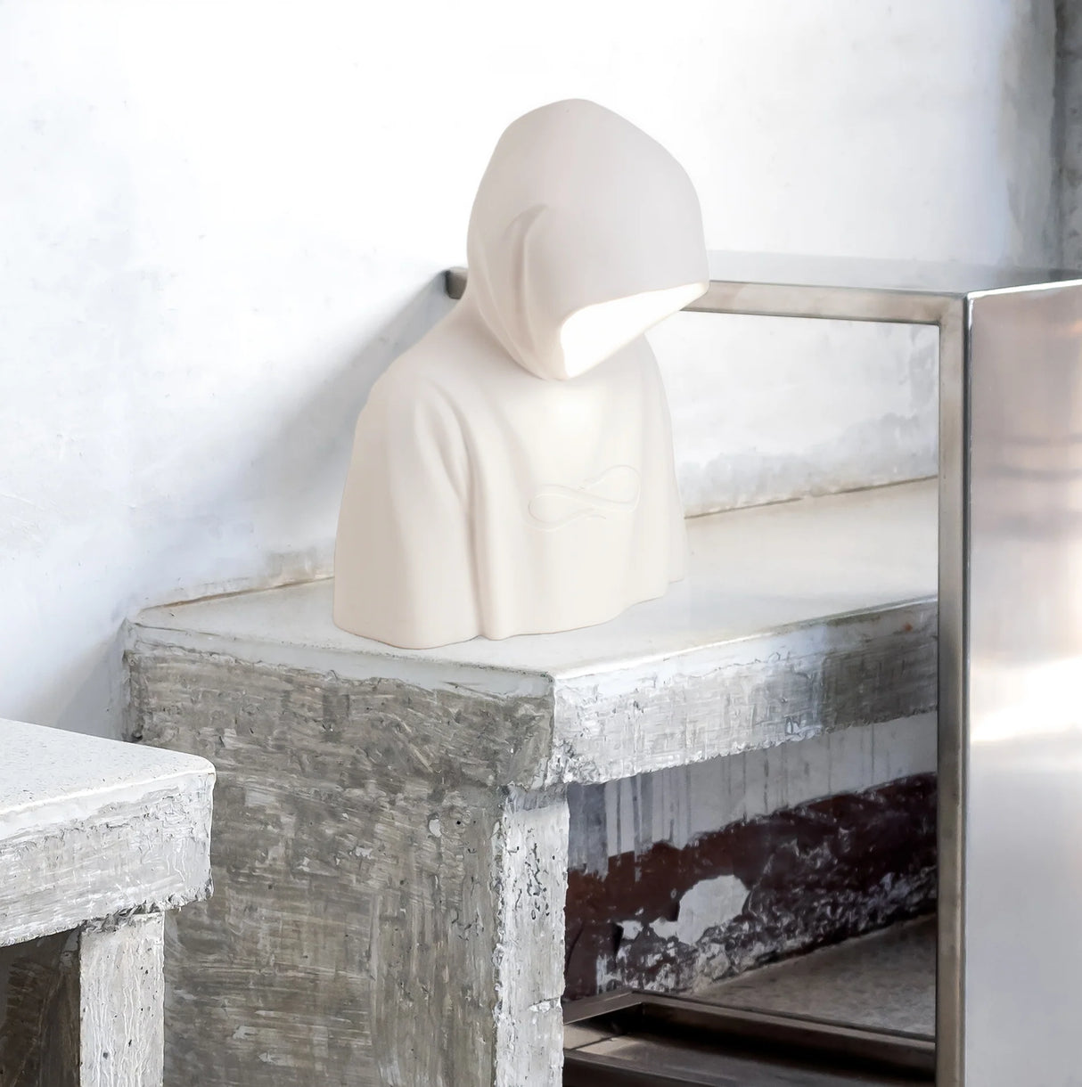 BAD GUY LAMP - WHITE