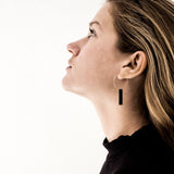 GOUDEN OORRINGEN - ZWARTE STAAF HANGER