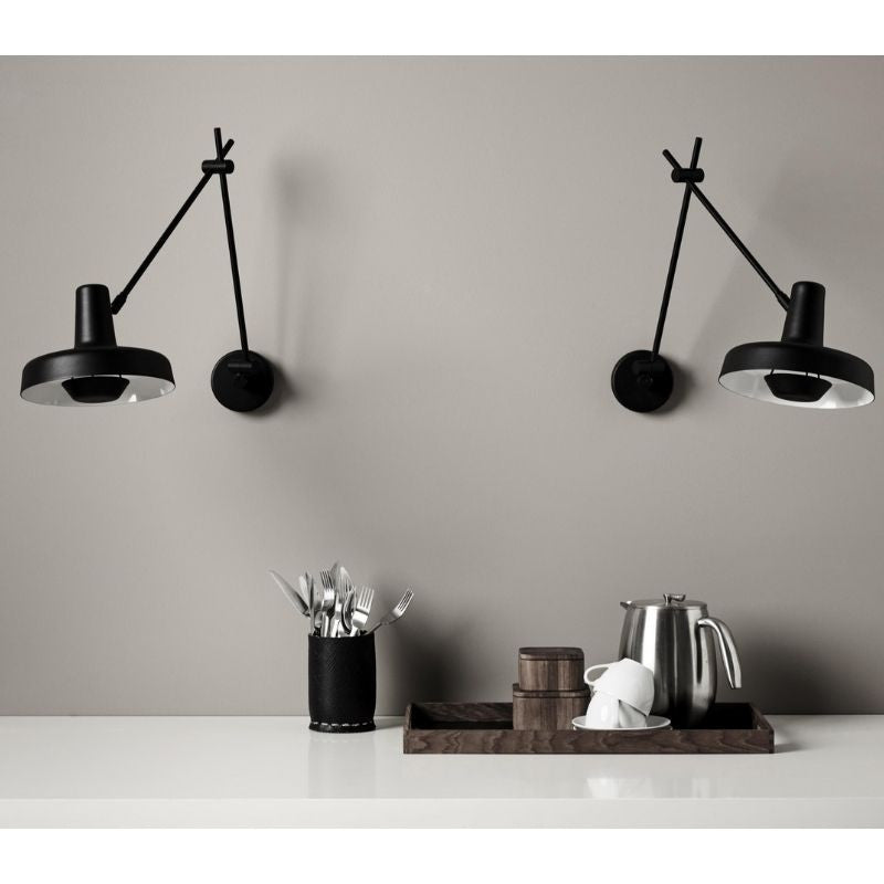 ARIGATO WANDLAMP MEDIUM - ZWART